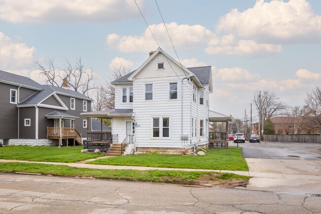 property at 189 E Merrill Ave