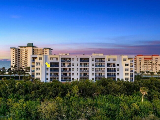 5300 S Atlantic Ave in New Smyrna Beach, FL - Building Photo - Building Photo