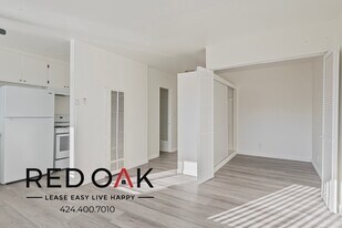 333 N Brand Blvd, Unit 12 in San Fernando, CA - Building Photo