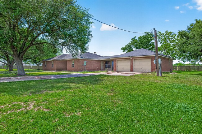 5120 Williams School Rd in Needville, TX - Building Photo - Building Photo