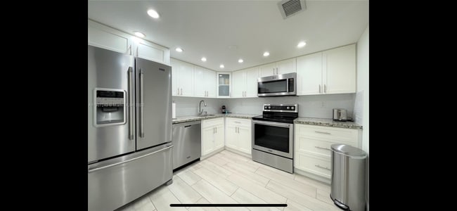 property at 2600 Collins Ave