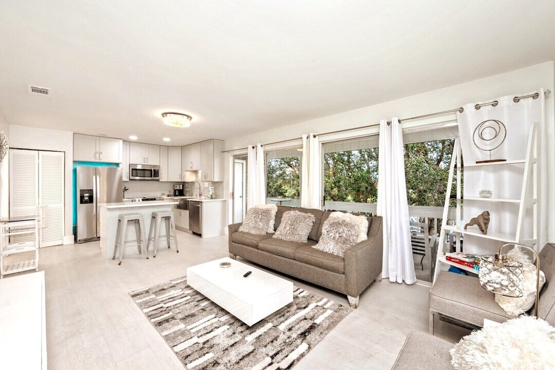 4000 Gulf Terrace Dr in Destin, FL - Building Photo