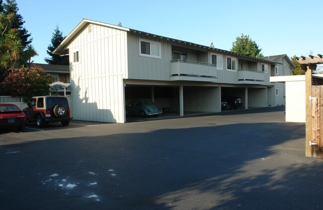 842 N Rengstorff Ave in Mountain View, CA - Building Photo - Building Photo