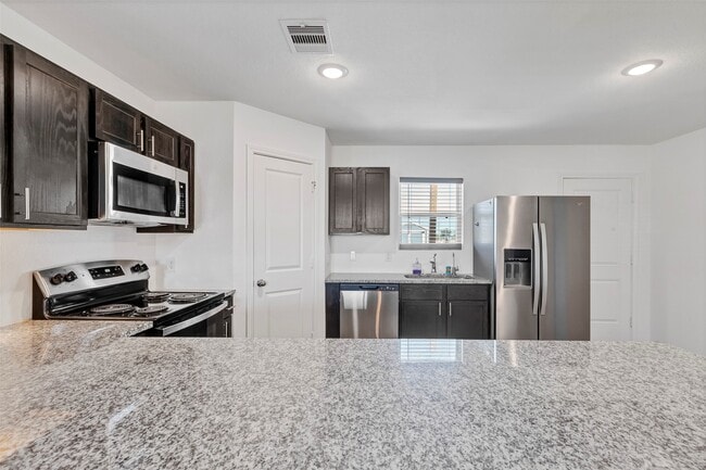 1976 Rd 5714 in Cleveland, TX - Building Photo - Building Photo