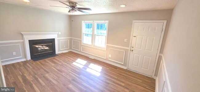 property at 125 Oakview Dr SE