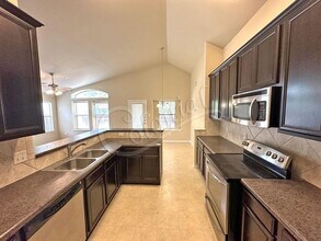 6706 Indian Hawthorne Dr in Killeen, TX - Building Photo - Building Photo