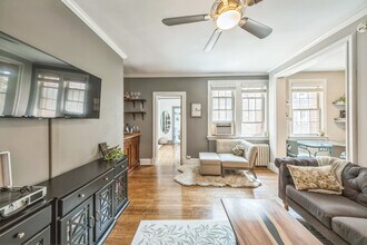 3010 Wisconsin Ave in Washington, DC - Building Photo - Building Photo