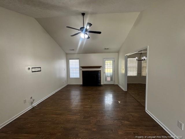 143 Haywood Dr in Raeford, NC - Foto de edificio - Building Photo