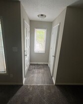 1902 Meadowlark Ln in Charlotte, NC - Building Photo