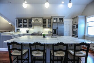 11 Pleasant St, Unit 1 in Fairport, NY - Foto de edificio - Building Photo