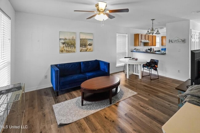 259 Benachi Ave in Biloxi, MS - Foto de edificio - Building Photo