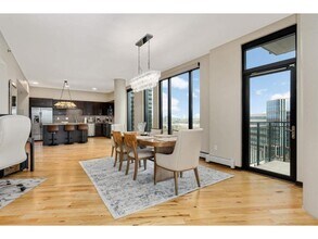 1240 S 2nd St in Minneapolis, MN - Foto de edificio - Building Photo