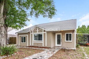 12320 Cloverstone Dr in Tampa, FL - Building Photo