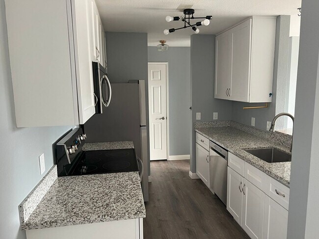 685 Dartmore Ln in Hayward, CA - Building Photo - Building Photo