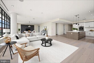 1055 Wisconsin Ave NW in Washington, DC - Building Photo - Building Photo