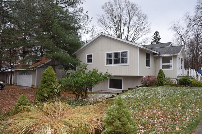 67 Union St in Douglas, MI - Foto de edificio - Building Photo