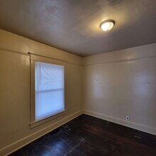 2225 Martha St in Indianapolis, IN - Foto de edificio - Building Photo