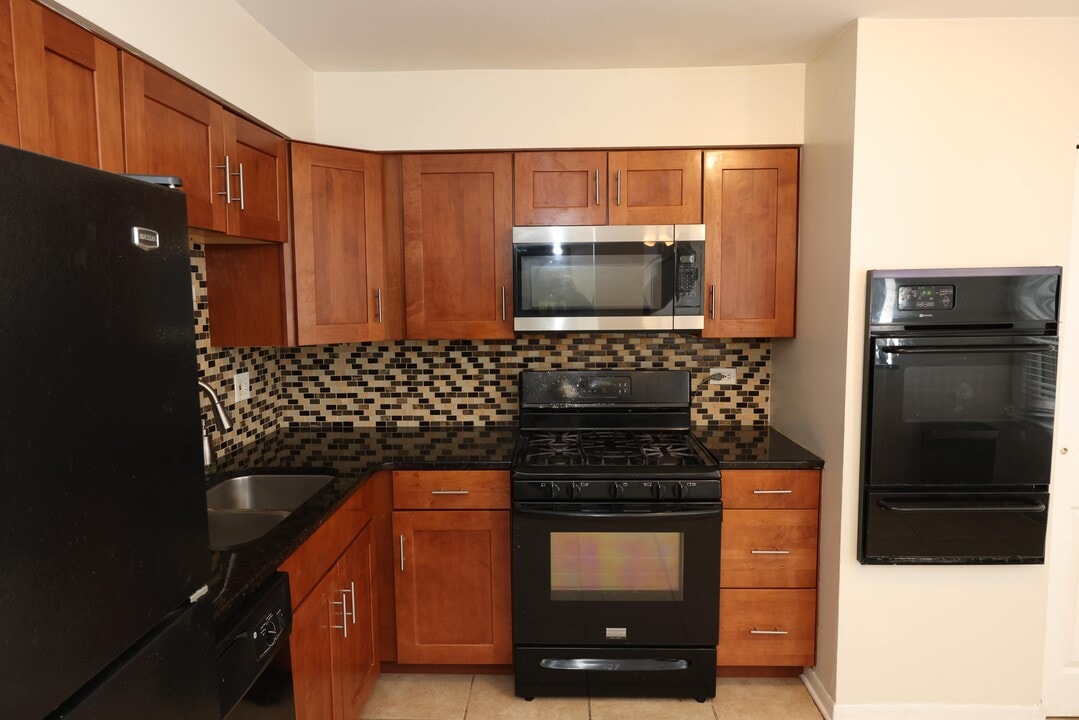 503 E Valley Ln in Arlington Heights, IL - Building Photo