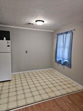 165 Midway Dr, Unit A in Oliver Springs, TN - Foto de edificio - Building Photo