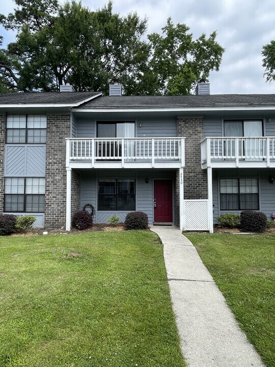 2430 Woodstock Ave in North Charleston, SC - Building Photo