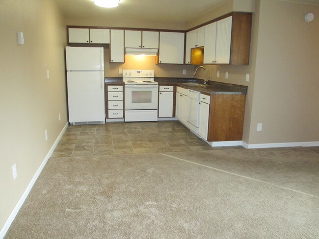 3322 NE Lancaster St, Unit Apt 4