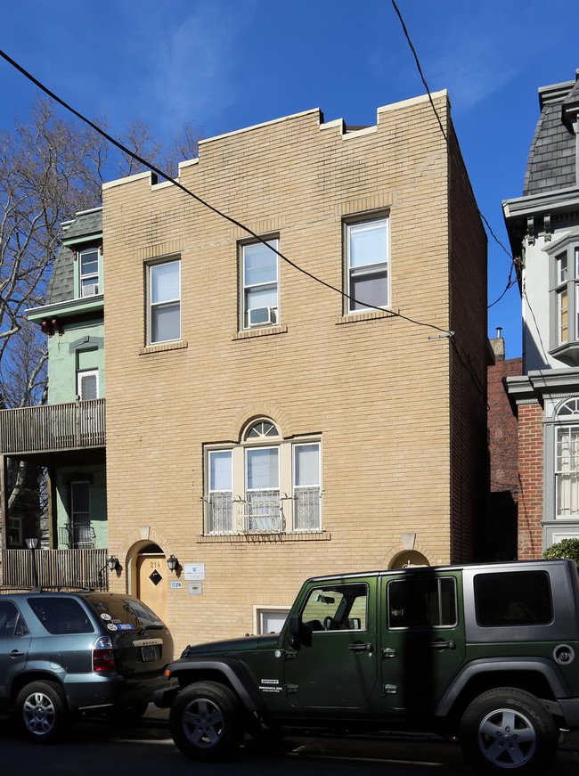 Campus Apartments in Philadelphia, PA - Building Photo - Building Photo