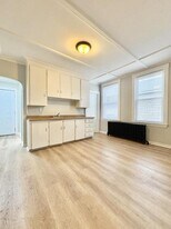 72 Sabattus St in Lewiston, ME - Building Photo