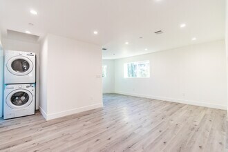 148 S Madison Ave in Los Angeles, CA - Building Photo - Building Photo