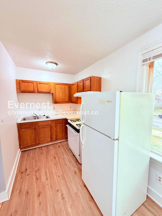 8000 Pilgrim St, Unit 1 in Detroit, MI - Building Photo - Building Photo