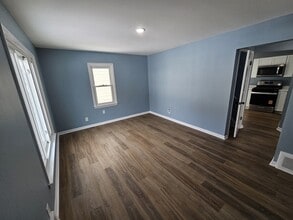 13209 Liberty Ave in Cleveland, OH - Foto de edificio - Building Photo