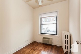 750 W Addison St in Chicago, IL - Building Photo - Building Photo