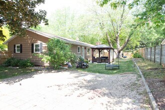1901 Charter Ave in Portage, MI - Building Photo - Building Photo