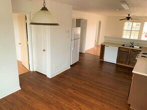 413 Brittney Way-Unit -D in Harker Heights, TX - Foto de edificio - Building Photo