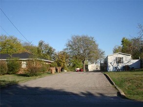 622 Croley Dr in Nashville, TN - Foto de edificio - Building Photo
