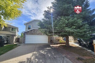 327 W 116th Pl in Northglenn, CO - Building Photo