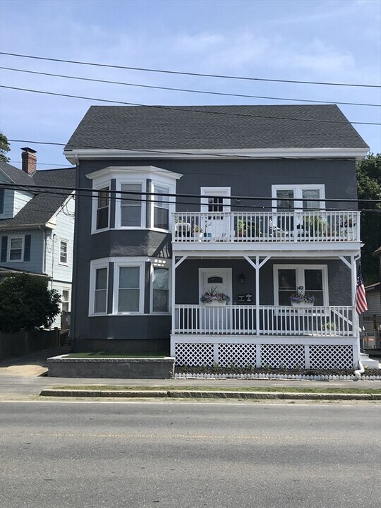 49 Paradise Rd in Swampscott, MA - Building Photo