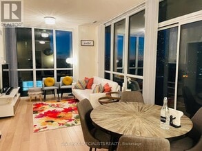 3975 Grand Park Dr in Mississauga, ON - Building Photo - Building Photo