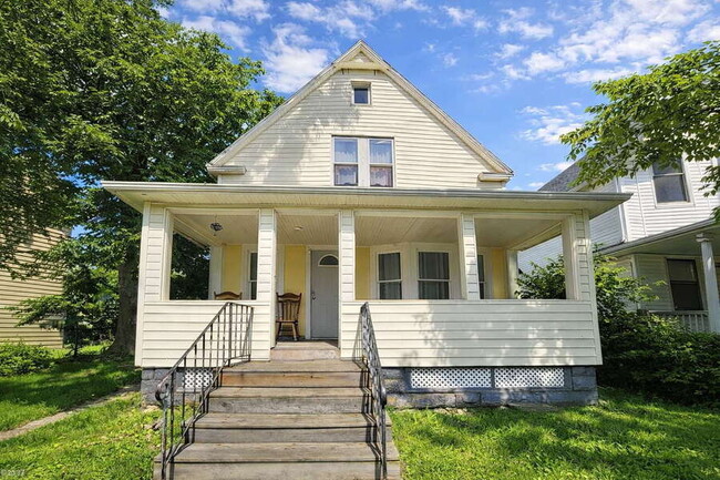 property at 2021 W 93rd St