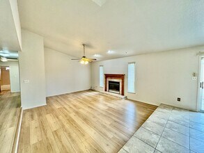 1018 Santa Barbara St in Los Banos, CA - Building Photo - Building Photo