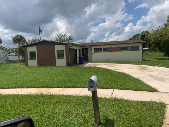 property at 1106 Madrid Rd