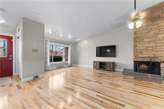 1274 Folkstone Dr in Pittsburgh, PA - Building Photo - Building Photo