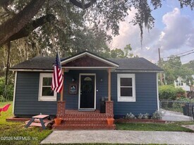 1605 Lakewood Rd in Jacksonville, FL - Building Photo