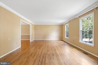 2512 Locustwood Pl in Silver Spring, MD - Building Photo - Building Photo
