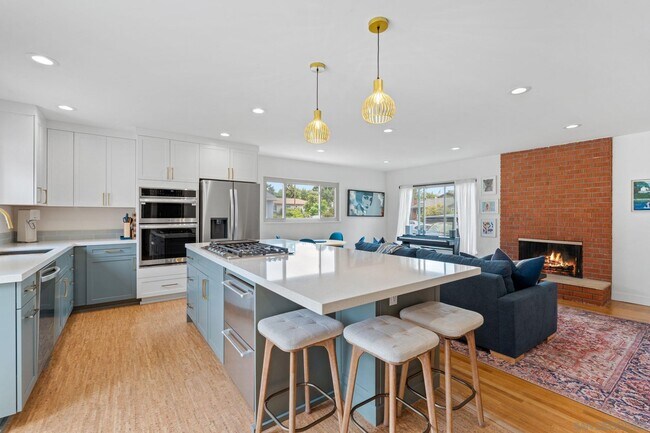property at 1154 Sapphire St