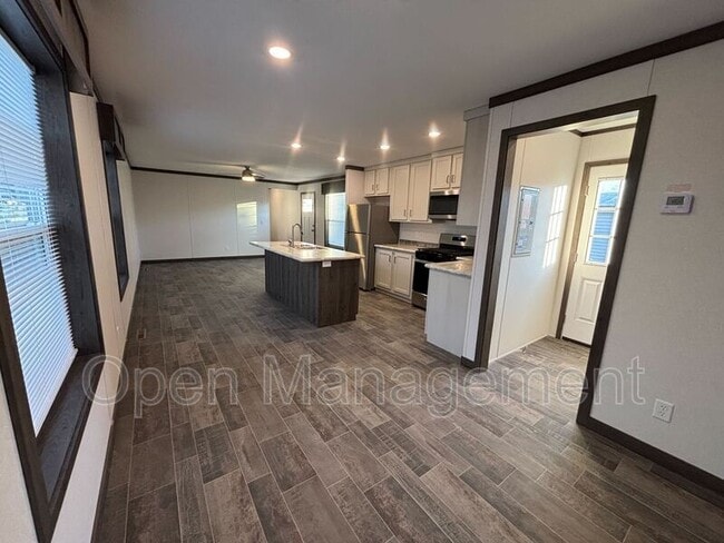 4005 4005 19th St NE in Bismarck, ND - Building Photo - Building Photo