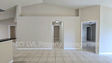 303 NE 24th Ave in Cape Coral, FL - Building Photo - Building Photo