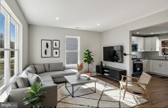 104 W Park Ave in Lindenwold, NJ - Building Photo - Building Photo