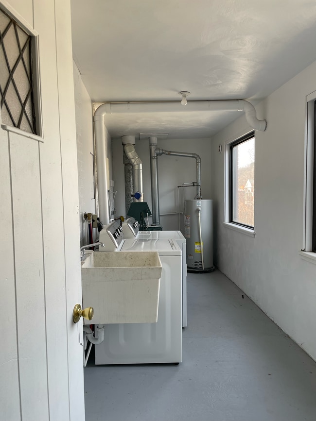 307 Freeport Rd, Unit Third Floor Apartment in Aspinwall, PA - Foto de edificio - Building Photo