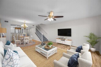 9852 Indian Key Trail in Seminole, FL - Building Photo - Building Photo