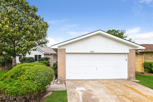 property at 4922 Crestway Dr